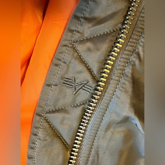 ALPHA INDUSTRIES MA-1 Reversible Bomber Jacket in Sage Green Size Small Slim Fit - Picture 7 of 15